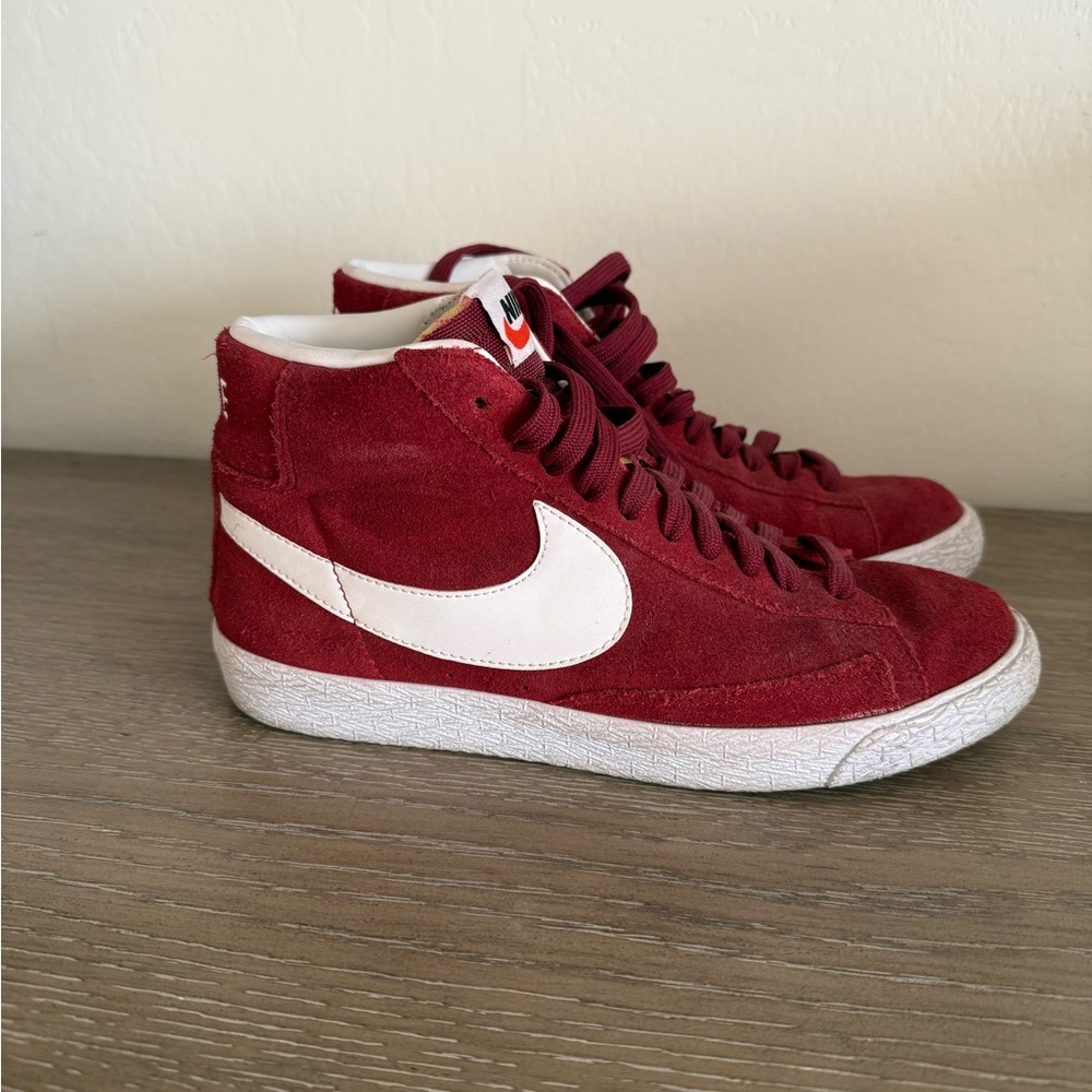 Nike SB Blazer Mid in Team Red
